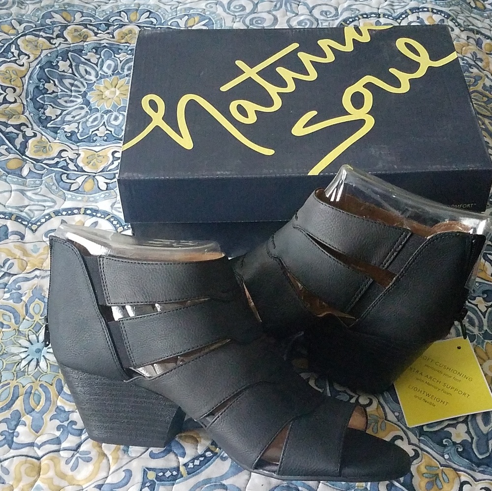 Naturalizer Booties
